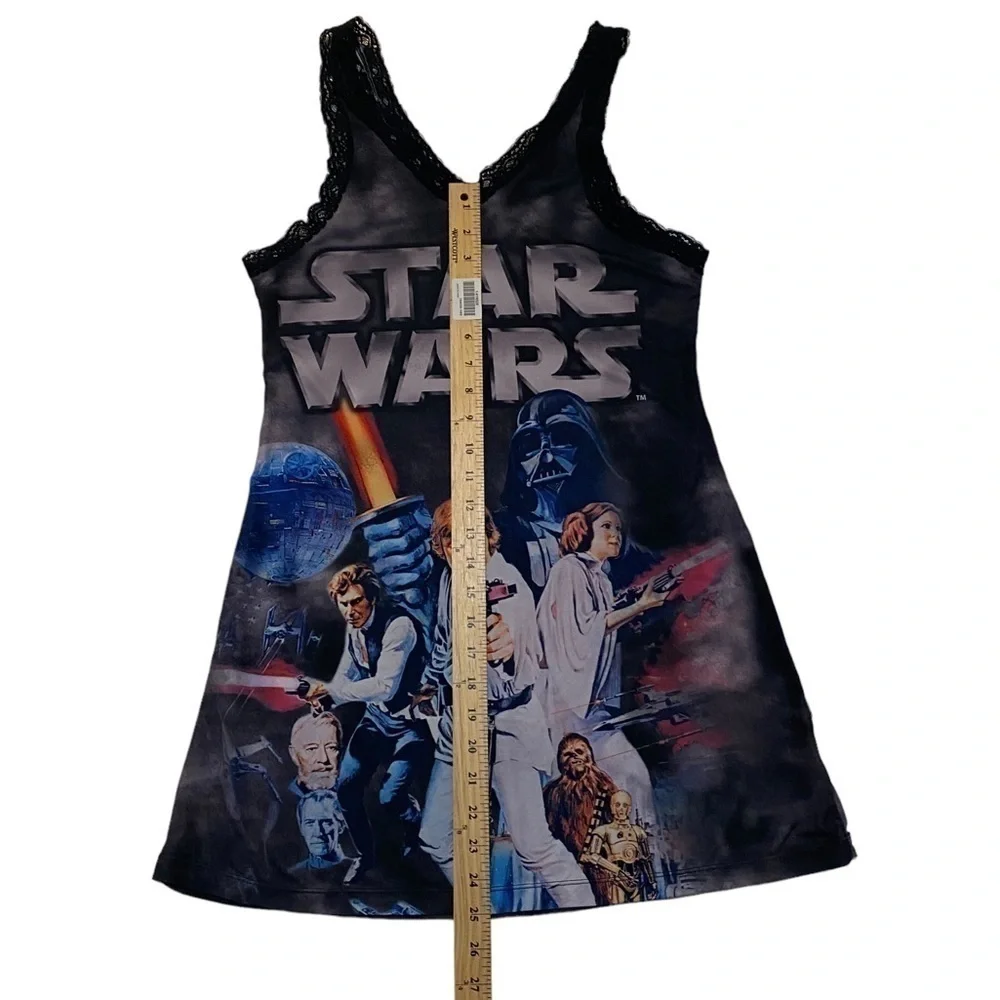 Kids Star Wars night gown size‎ 4-6.